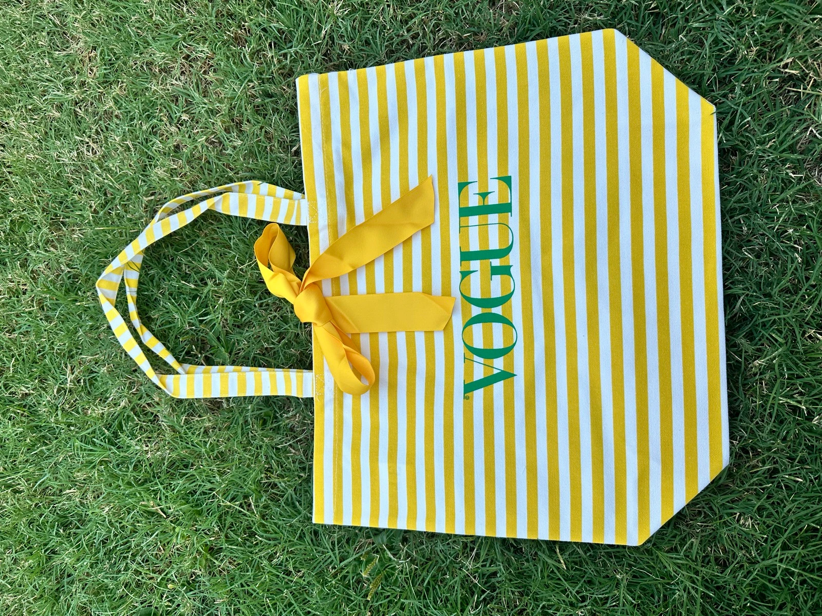 Tote bag rayas Vogue